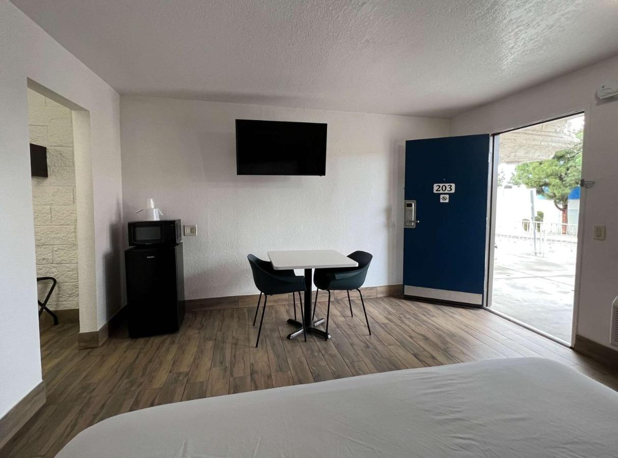 Motel 6-Orange, Ca - Anaheim ภายนอก รูปภาพ